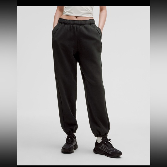 Lululemon- Scuba MidRise Oversized Jogger- Black- Size 10- 29” Inseam - Picture 1 of 16